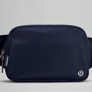 NWT Lululemon Belt Bag 2L Navy Blue